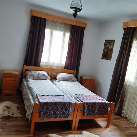 Casa De Vacanta Joldes Hotel กีร์ดาเดซุส ภายนอก รูปภาพ